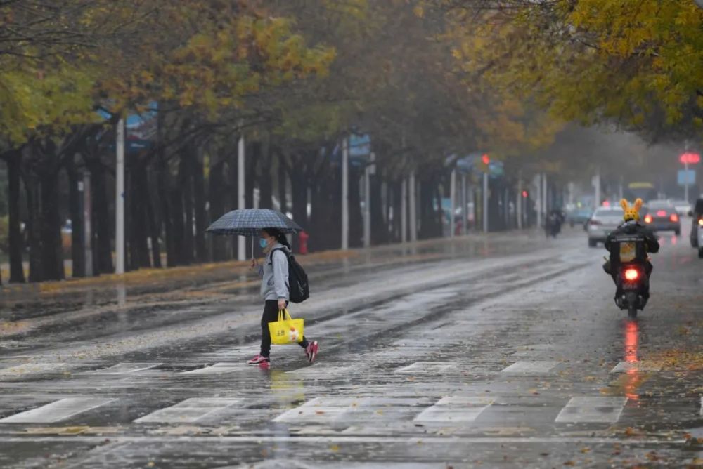 這場雨啥時(shí)停？晚高峰受影響嗎？明天濱海新區(qū)最低氣溫將跌至……