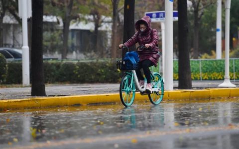 這場雨啥時(shí)停？晚高峰受影響嗎？明天濱海新區(qū)最低氣溫將跌至……