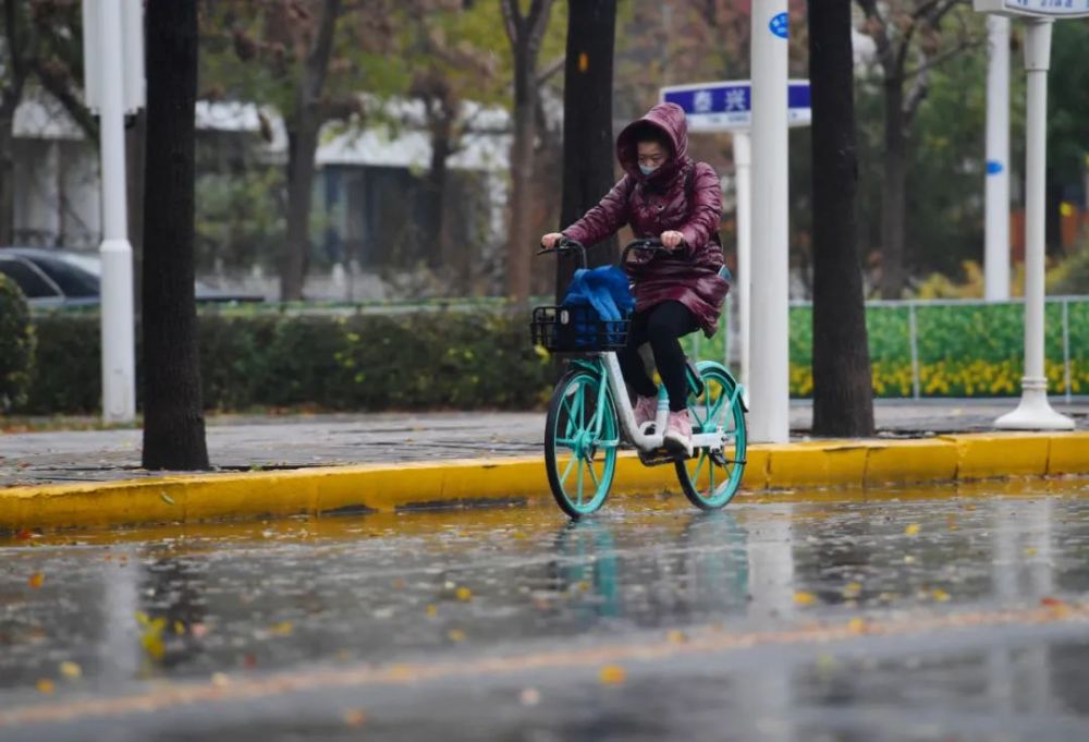 這場雨啥時(shí)停？晚高峰受影響嗎？明天濱海新區(qū)最低氣溫將跌至……