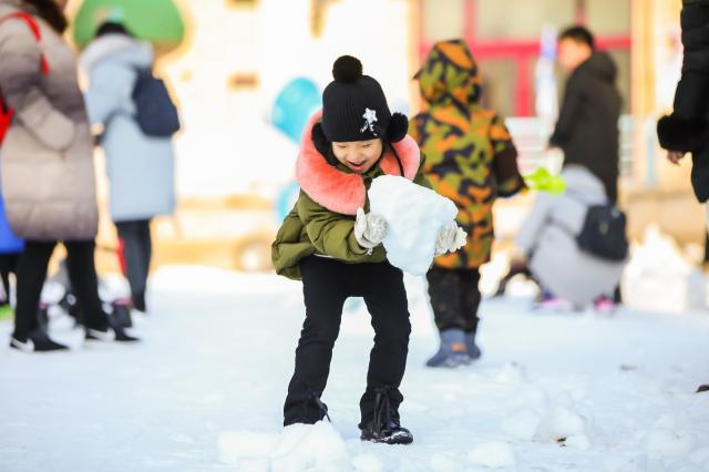 一起來(lái)嗨！天津海昌第八屆極地冰雪節(jié)正式啟幕