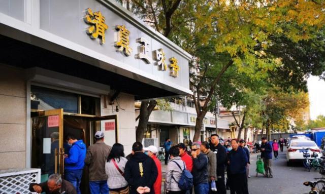 天津每天開(kāi)門3小時(shí)的早餐店，2樣小吃賣30多年，老客人一直追著吃