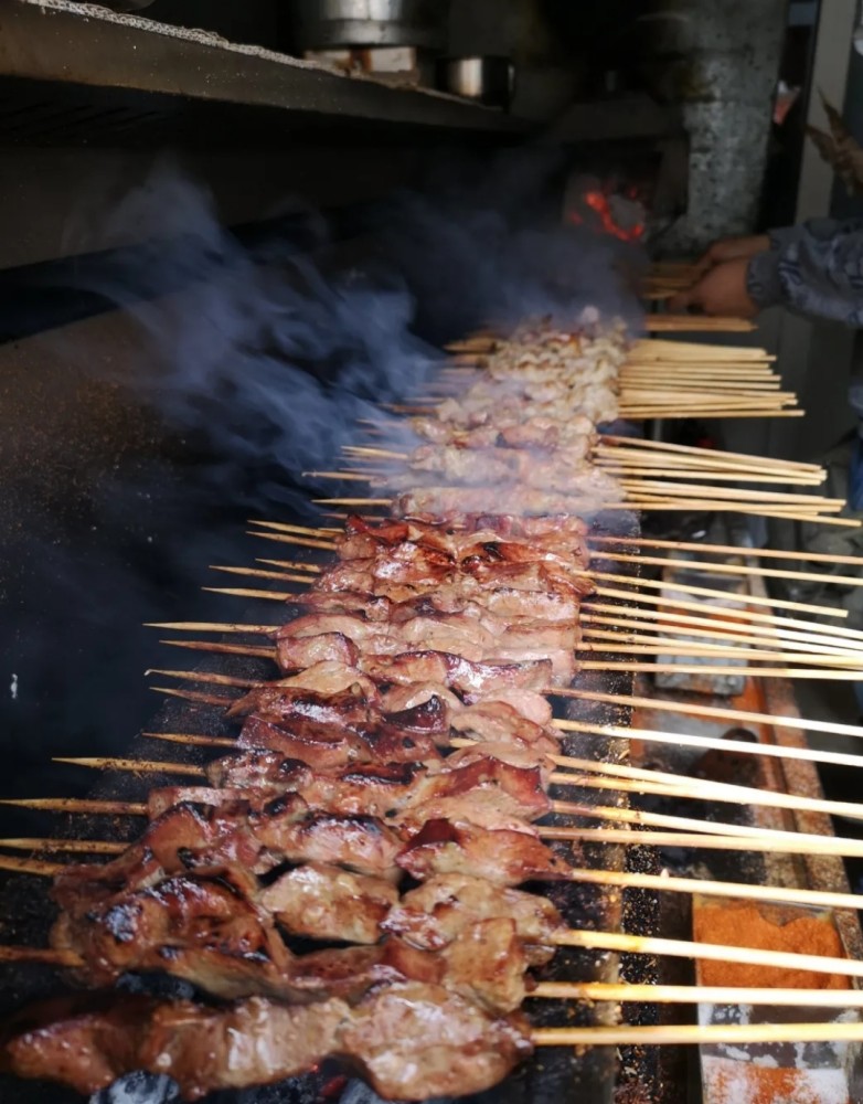 天津和平區(qū)排行第一的新疆羊肉串，便宜又好吃,推薦!