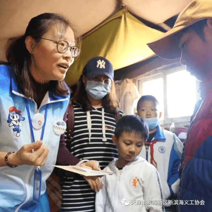 因?yàn)闊釔?，所以?zhí)著|月捐人故事