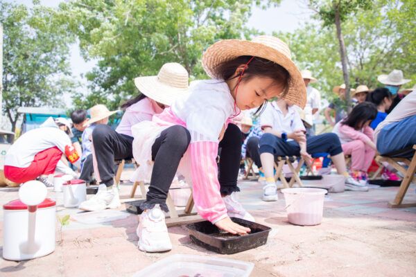 樂享夏日時(shí)光！經(jīng)開區(qū)婦聯(lián)母親節(jié)特別活動(dòng)——“蘭心幸福家庭”親子實(shí)踐活動(dòng)圓滿落幕！