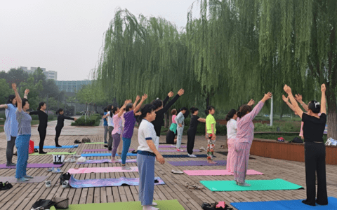 內(nèi)在與外在的變美之旅！“湖海瑜伽?晨起喚醒”系列公益課程邀你報(bào)名