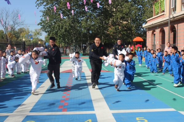 “童”筑航天夢(mèng) 高新區(qū)第一學(xué)校附屬幼兒園師生集體觀看神舟十七號(hào)載人飛船發(fā)射