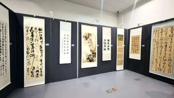 “丹青繪詩(shī)詞 筆墨凝書香”詩(shī)詞書畫作品展開(kāi)展