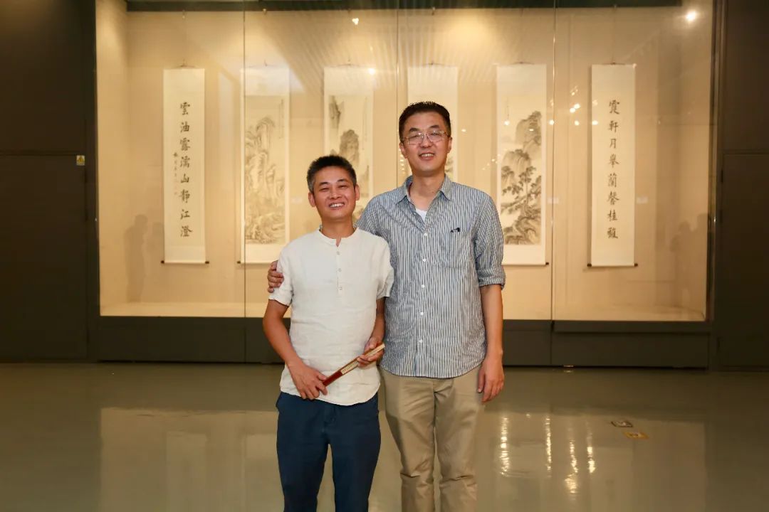 王寶利山水畫作品展在濱海美術(shù)館開幕 75件套作品呈現(xiàn)“翰墨蘊(yùn)香”